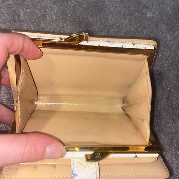 AUTHENTIC Louis Vuitton Murakami Kisslock Wallet - Picture 4 of 10